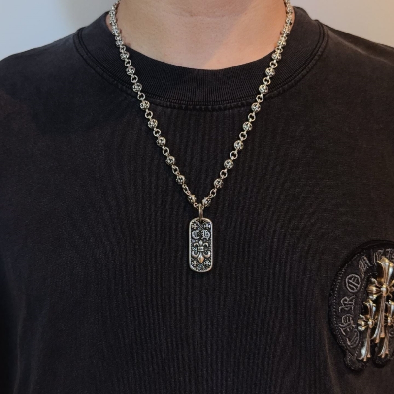 Ch*0me He**ts necklaces